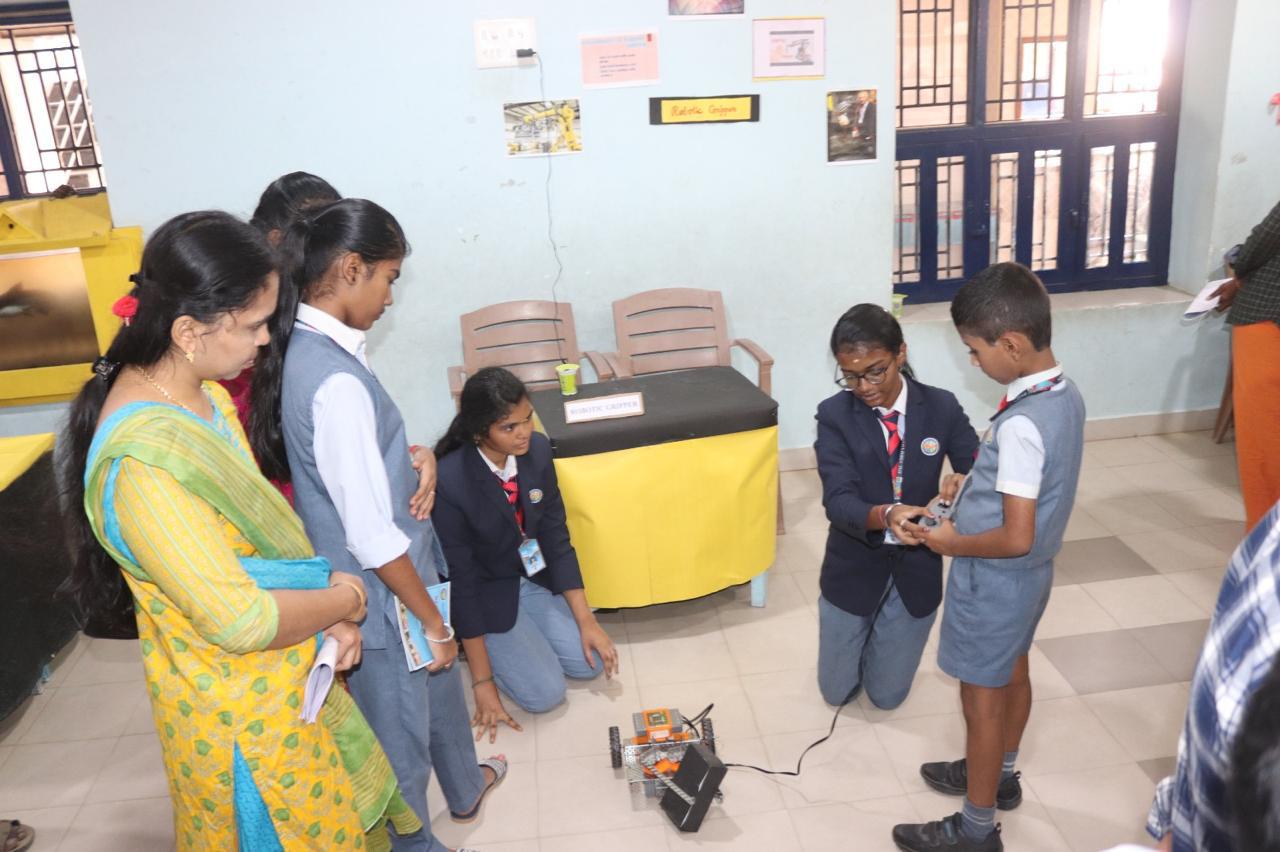 WhatsApp Image 2025-10-28 at 14.41.19 (1)